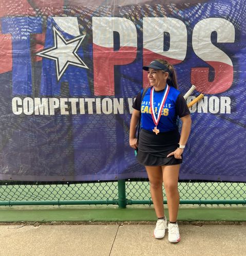 chs-tennis-23-tapps-Medal-Pose-f copy